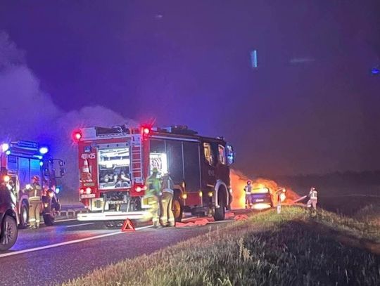 Rzezawa, Bochnia, Brzesko, pożar na autostradzie A4, autostrada A4, Kraków, Rzeszów, akcja gaśnicza, akcja straży pożarnej