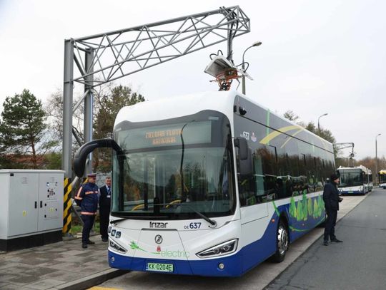 Na zdjęciu jeden z nowych autobusów elektrycznych krakowskiego MPK - Irizar
