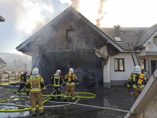 Ogromne straty po sobotnim pożarze w Jaworniku [ZDJĘCIA]