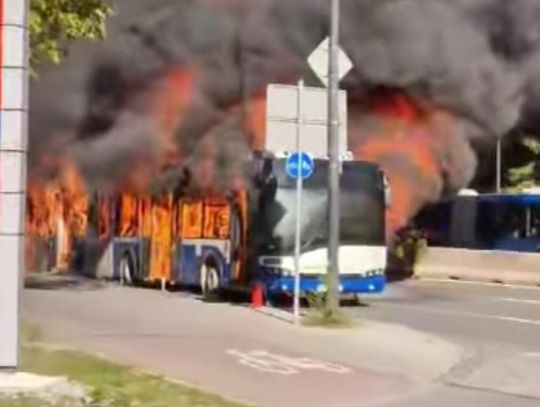 Ogromny pożar autobusu hybrydowego MPK w Krakowie