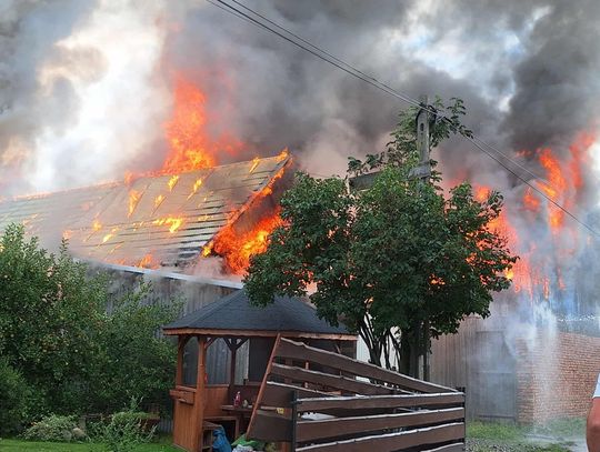 Pożar, Czarny Dunajec, pożar w Czarnym Dunajcu, Podhale, straż pożarna, pożar, akcja gaśnicza, strażacy, strażacy ochotnicy