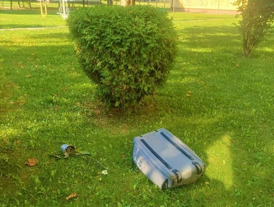 Oświęcim. Doniczka i walizki poleciały przez okno, bo się zdenerwował