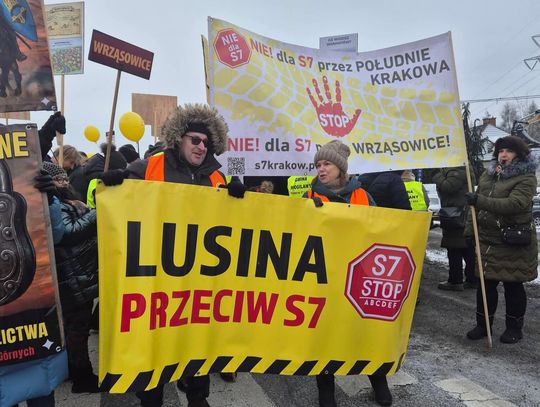 Paraliż na Zakopiance! Masowy protest i blokada drogi na start ferii w Małopolsce [FOTO]