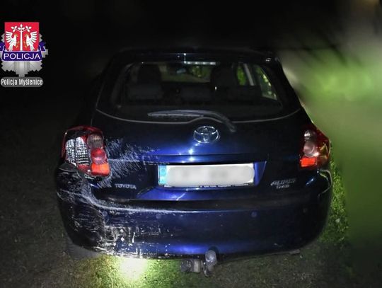 Pijana kierująca pomyliła drogę z remizą. W budynek OSP wjechała z ponad 2 promilami