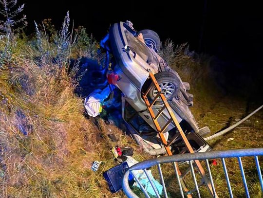 Pijany 21-latek rozbił Audi. Policjanci znaleźli broń i materiały wybuchowe