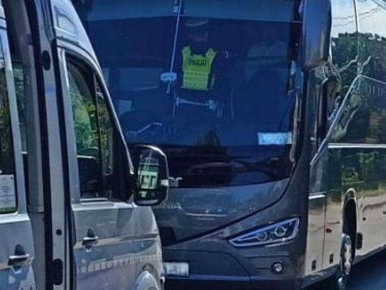 Brzesko, powiat brzeski, pijany kierowca, kierowca autobusu, wycieczka szkolna, na sygnale, kontrola trzeźwości