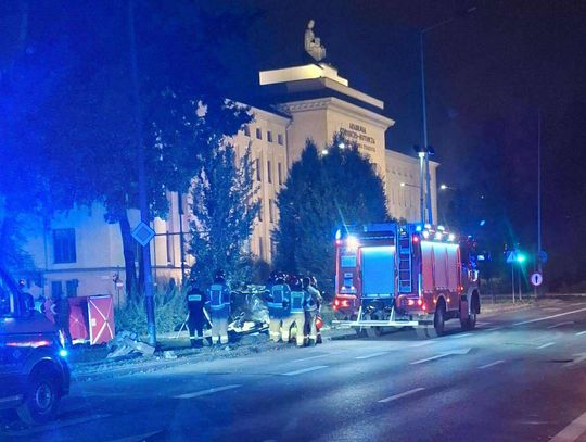 Kraków, wypadek śmiertelny, na sygnale, akcja ratunkowa, pijany kierowca, wypadek na Alei Mickiewicza, tragedia, śmierć 16-latka