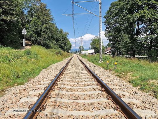 Pijany turysta spacerował po torach w Zakopanem