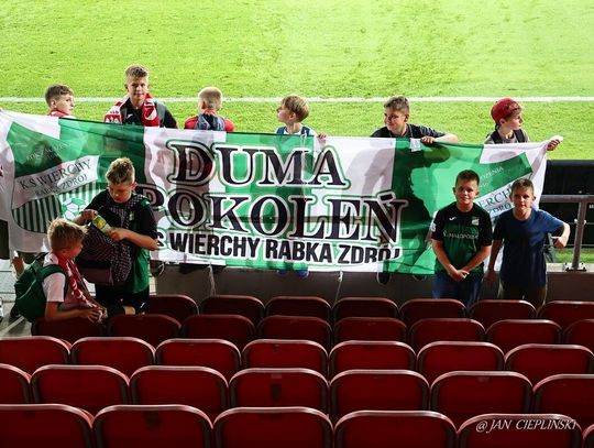 Piłkarze Akademii Wierchy Rabka-Zdrój na meczu reprezentacji Polski U21 w Krakowie! [ZDJĘCIA]