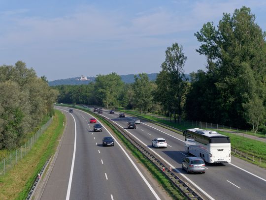 PILNE! Kierowco, uważaj na A4 - od środy nowe oznakowanie i zasady ruchu Autostrada A4 w Krakowie