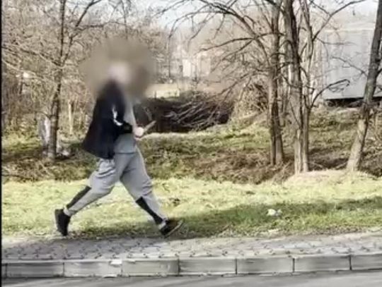 Policja publikuje nagranie dramatycznej akcji w Myślenicach [FILM]