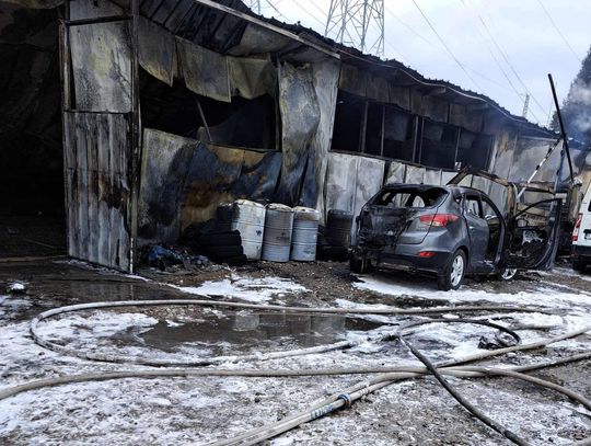 Policjanci reanimowali mężczyznę, który ucierpiał w pożarze na terenie Nowej Huty