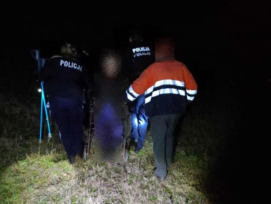 Policjanci uratowali 91-latkę w Dąbrówce Tuchowskiej [FOTO]