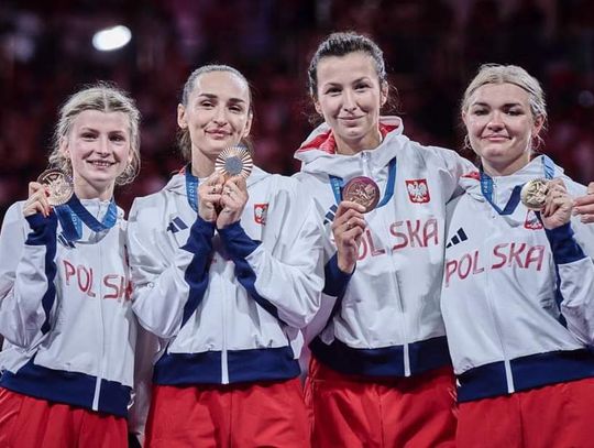 Na zdjęciu polskie szpadzistki, brązowe medalistki Igrzysk Olimpijskich