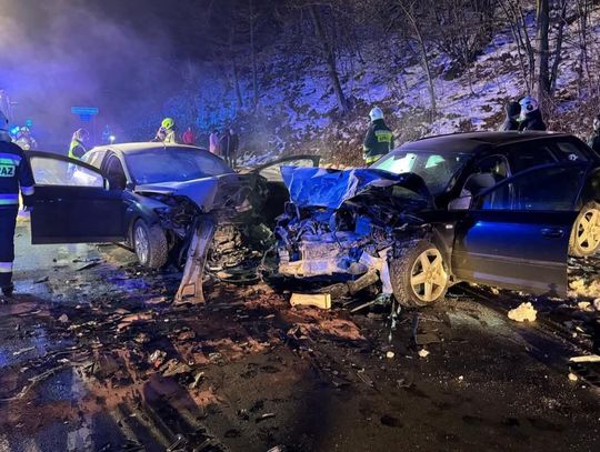 Poniedziałkowy wypadek w Tylmanowej. Dwie osoby ranne [FOTO]