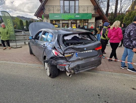 Na zdjęciu zniszczony samochód osobowy po zderzeniu w Białym Dunajcu