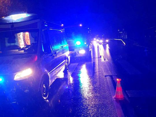 Brzeska, Kraków, potrącenie pieszego na ulicy Brzeskiej, na sygnale, akcja ratunkowa, akcja służb ratunkowych