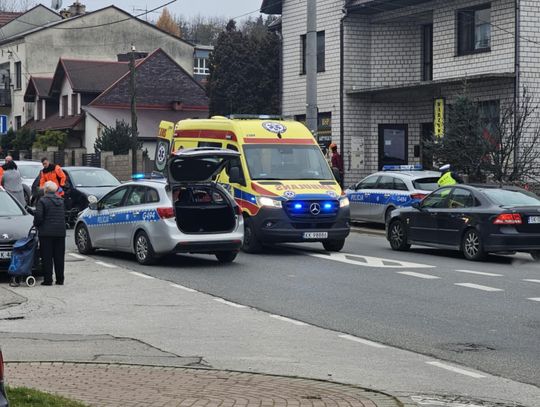 Wolbrom, potrącenie pieszej w Wolbromiu, potrącenie pieszej, piesza wdarła na jezdnię, wypadek drogowy