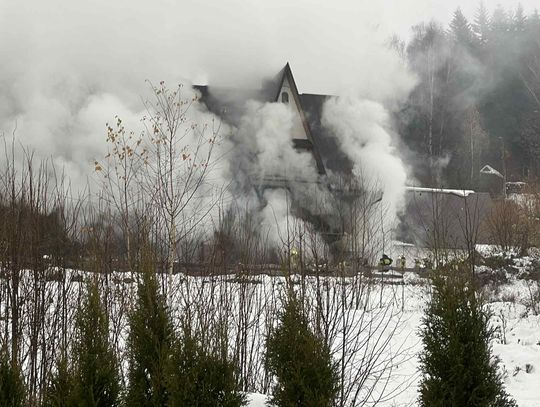 Zawoja, powiat suski, pożar w budynku mieszkalnego w zawoi, Zawoja, na sygnale, straż pożarna, strażacy