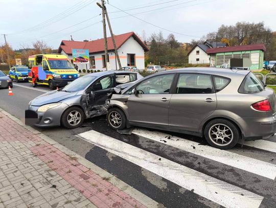 Poważny w Łąkcie Górnej. Pięć osób rannych, w tym troje dzieci [FOTO]