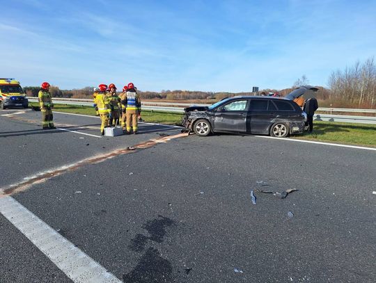 Tarnów, autostrada a4, wypadek drogowy, wypadek samochodowy, akcja ratunkowa, akcja ratownicza, na sygnale