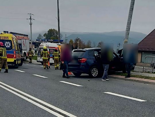 Poważny wypadek na DK 28 w miejscowości Wysokie. 20-latek w stanie ciężkim