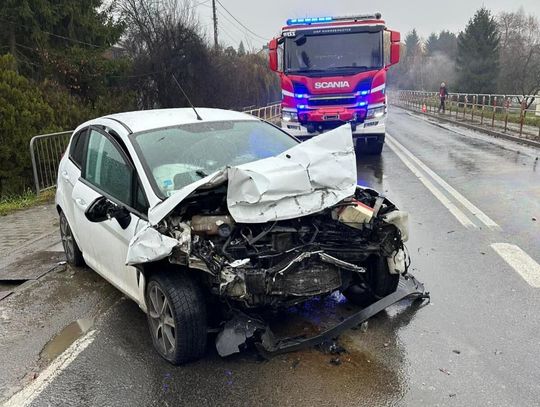 Wawrzeńczyce, gmina Igołomia Wawrzeńczyce, wypadek drogowy, powiat krakowski, trzy osoby ranne, dwoje dzieci rannych, śmigłowiec LPR, lotnicze pogotowie ratunkowe