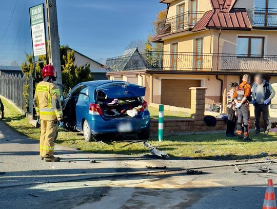 Wypadek drogowy, Czarny Dunajec, DW 958, zderzenie samochodów, kolizja, ranni, policja Nowy Targ, utrudnienia w ruchu, nieustąpienie pierwszeństwa, karetki pogotowia, ulica Jana Pawła II
