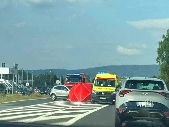 wypadek w Nowym Targu, wypadek z udziałem motocyklisty, Nowy Targ, Podhale, wypadek drogowy, akcja ratunkowa, akcja ratownicza, poszkodowany motocyklista