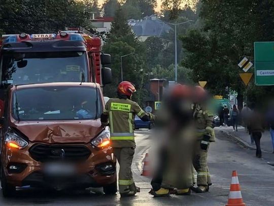 Poważny wypadek w centrum Zakopanego. Zderzyły się trzy auta, jedna osoba reanimowana [FOTO]