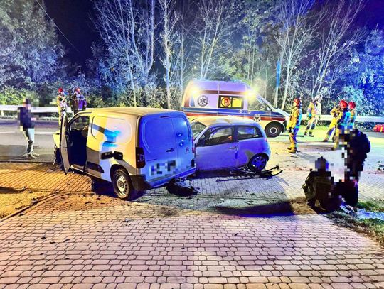 Poważny wypadek w Rabie Niżnej. Czołowe zderzenie, śmigłowiec LPR na miejscu [ZDJĘCIA]