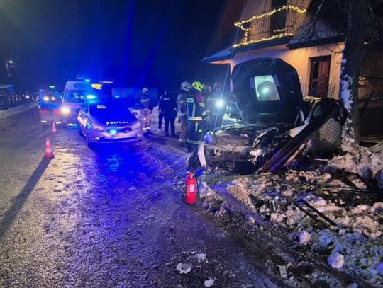 Suche, Podhale, poważny wypadek w Suchem, powiat tatrzański, wypadek drogowy, wypadek samochodowy, poważny wypadek