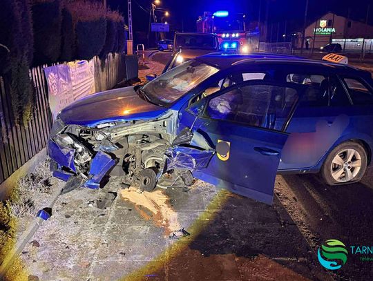 Wola Rzędzińska, powiat tarnowski, gmina Tarnów, wypadek samochodowy, wypadek samochodu osobowego, akcja ratunkowa, kierowca w szpitalu