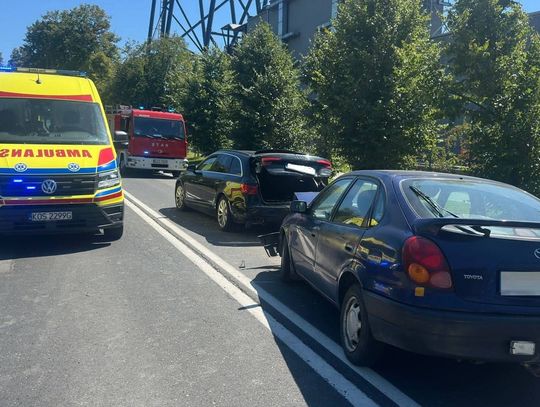 wypadek Zator, wypadek DK44, Zator wypadek samochodowy, wypadek ul. 1 Maja Zator, Lotnicze Pogotowie Ratunkowe, dwie osoby ranne, policja Zator, utrudnienia w ruchu Zator, apel policji, wypadek 12 sierpnia, kolizja Zator, wypadek droga krajowa 44, Toyota Audi wypadek