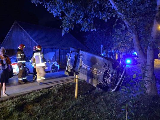 Poważny wypadek w Zielonkach. Samochód wylądował na boku [FOTO]