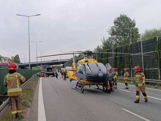 Poważny wypadek z udziałem motocyklisty na autostradzie A4. Śmigłowiec LPR w akcji [FOTO]