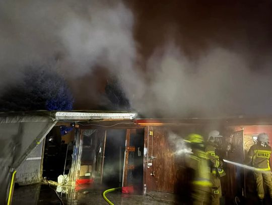 Pożar domu po wybuchu pieca w Woli Filipowskiej [ZDJĘCIA]