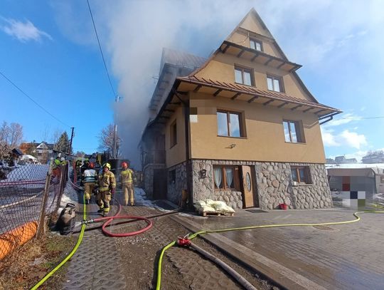 Poronin, powiat tatrzański, Podhale, pożar budynku mieszkalnego, pożar domu, akcja gaśnicza, straż pożarna, strażacy