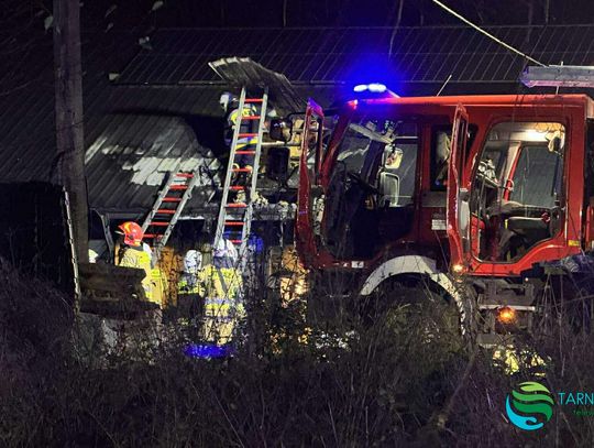 Chojnik, powiat tarnowski, pożar budynku mieszkalnego, instalacja fotowoltaiczna, straż pożarna, strażacy