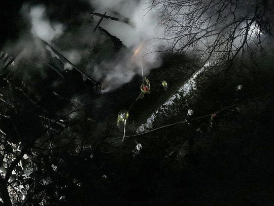 Sucha, gmina Trzyciąż, powiat olkuski, pożar drewnianego budynku mieszkalnego, pożar drewnianego domu, straż pożarna, strażacy