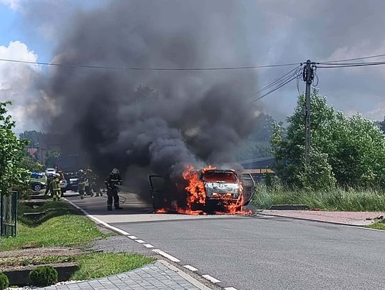 Zalas, powiat krakowski, pożar samochodu, akcja gaśnicza, pożar samochodu osobowego, akcja gasnicza
