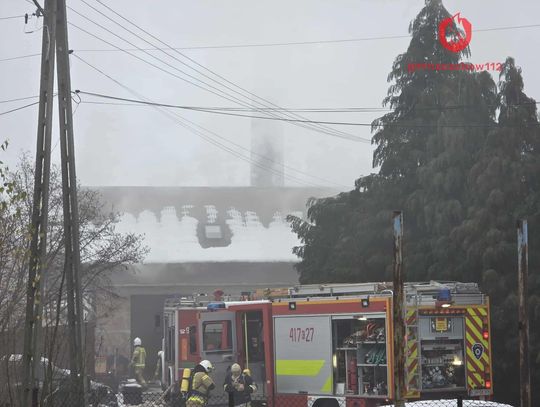 Czchów, powiat brzeski, pożar poddasza budynku mieszkalnego, pożar w budynku mieszkalnym, akcja gaśnicza, niedzielny pożar domu, pożar domu w Czchowie