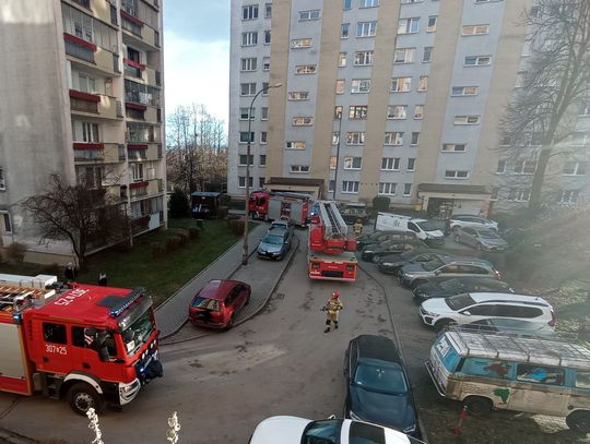 Pożar w jednym z mieszkań na Osiedlu Tysiąclecia w Nowej Hucie [FOTO]