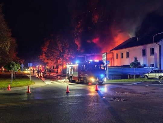 Pożar zakładu wulkanizacyjnego w Olkuszu. W akcji 19 zastępów straży pożarnej [ZDJĘCIA]