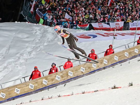 PŚ Zakopane: Polacy o punkt od zwycięstwa w konkursie drużynowym