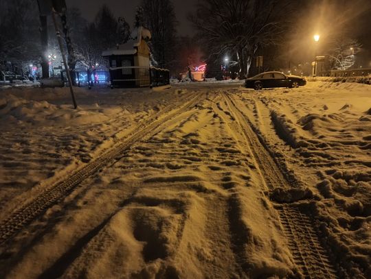 Rabczańscy drogowcy jak co roku zaskoczeni przez zimę (ZDJĘCIA)