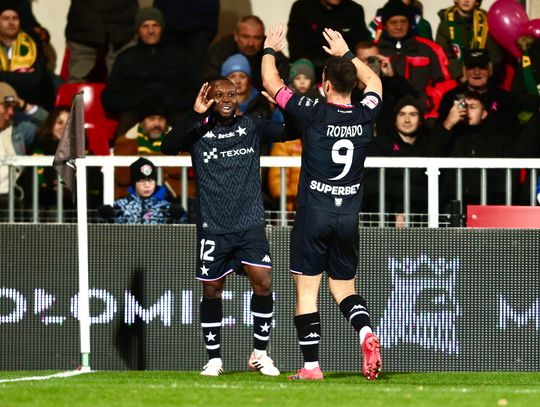 Wisła Kraków, Puszcza Niepołomice, Betclic 1 Liga, piłka nożna, piłkarskie emocje, Wisła rozbiła w Niepołomicach Puszczę, Maciej Kuziemka, Angel Rodado