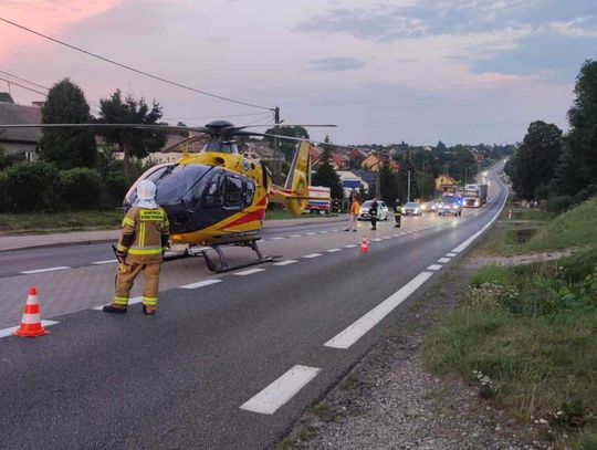 Reanimacja w jednym z domów przy trasie z Krakowa do Olkusza [ZDJĘCIA]