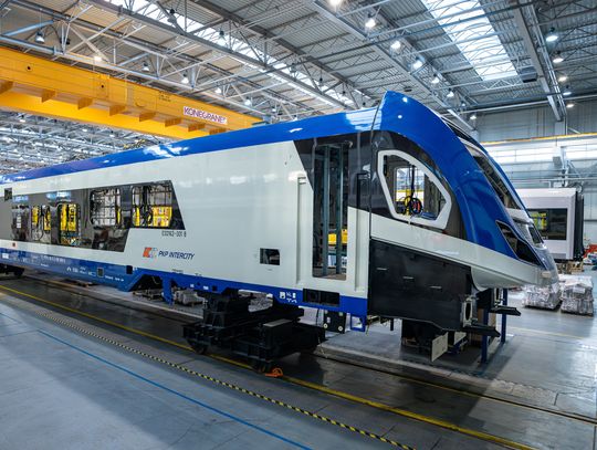 NEWAG, powiat nowosądecki, Sądecczyzna, Nowy Sącz, produkcja pociągów hybrydowych, pociąg hybrydowy, PKP Intercity