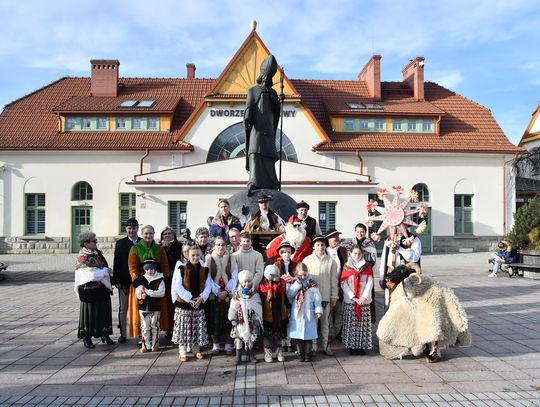 Robcusie i Robcanie kolędowali na placu św. Mikołaja (ZDJĘCIA)